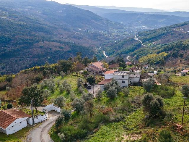 Moradia T6 à venda em Oliveira do Hospital