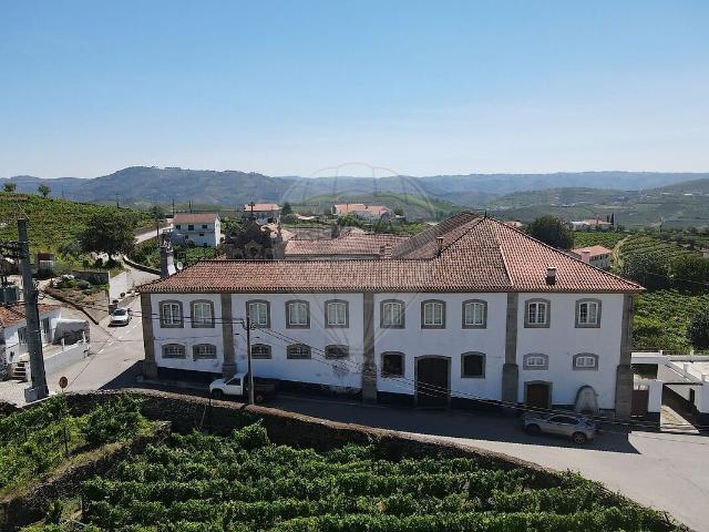 Moradia T6 à venda em Lobrigos São Miguel e São João Baptista e Sanhoane, Santa Marta de Penaguião RE/MAX Portugal