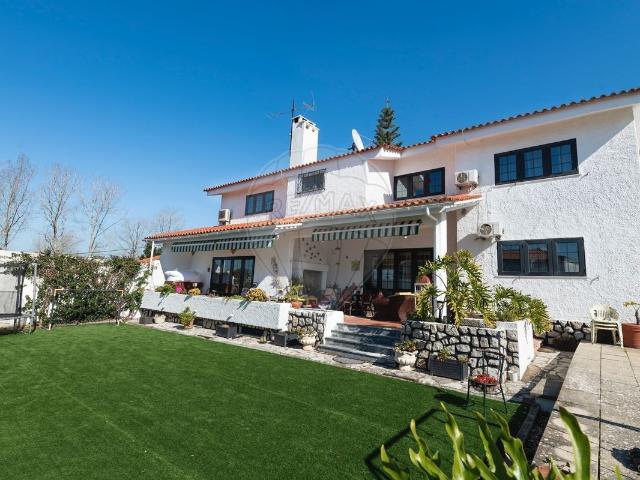 Moradia T6 à venda em Sesimbra