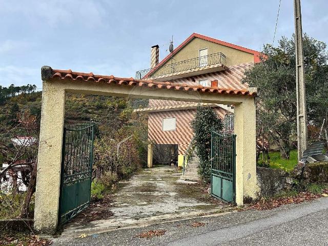 Moradia T6 à venda em Teixoso e Sarzedo, Covilhã RE/MAX Portugal