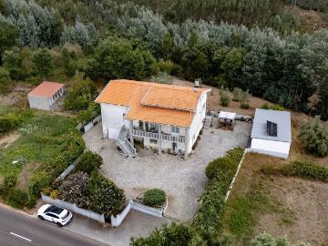 Moradia T6 à venda em Vale Madeiros