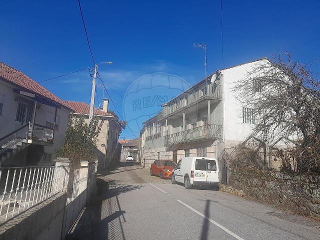 Moradia T6 à venda em Vila Nova de Paiva, Alhais e Fráguas, Vila Nova de Paiva RE/MAX Portugal
