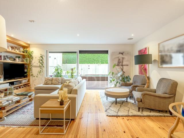Moradia T6 com terraço e piscina em Campolide, Lisboa