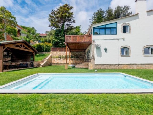 Moradia T6 com jardim e piscina no Estoril em Cascais
