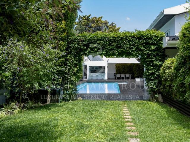 Moradia T6 com jardins, piscina e vista rio no Restelo 498m² Belém