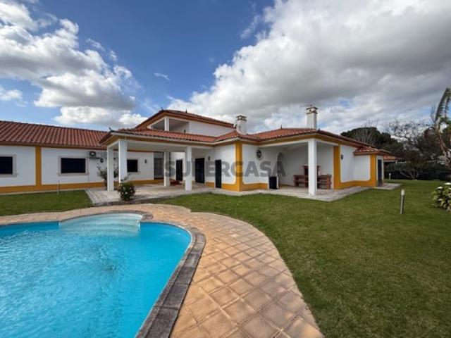 Moradia T6 com piscina, no Golf Resort do Montado, Palmela