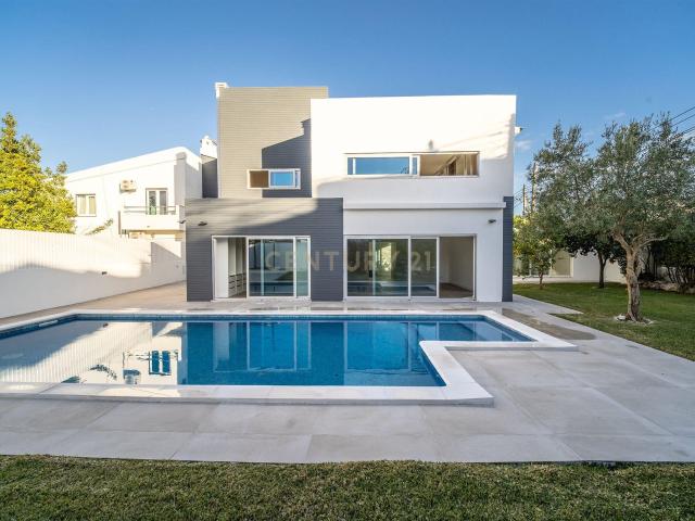 Moradia T6 com Piscina Charneca de Caparica 165m² Charneca De Caparica