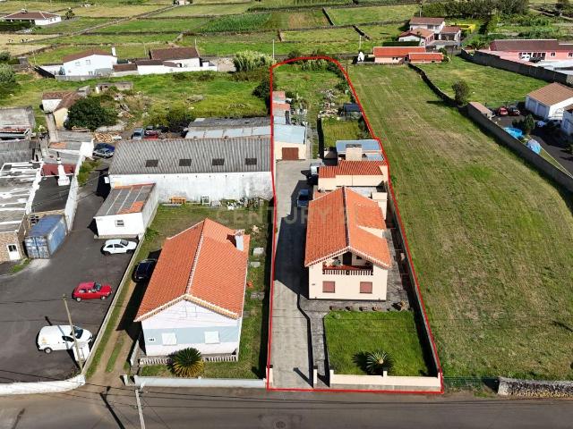 Moradia T6 com Potencial de Rendimento no 2.º Piso