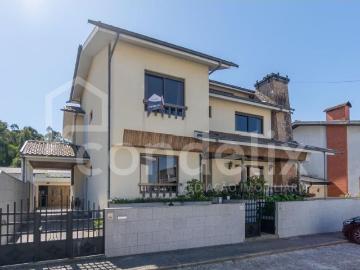 Rua De Quires, Vilar de Pinheiro, Concelho de Vila do Conde, Distrito de Porto