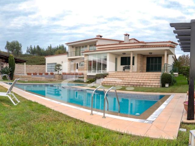 Moradia T6 de Luxo com Piscina em Figueiras Lousada