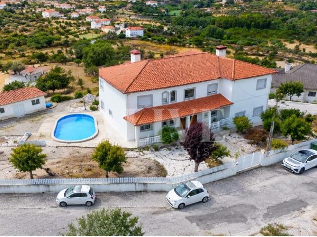 Moradia T6 de Luxo com Piscina, Terreno em Mangualde, Viseu | Chave na Mão