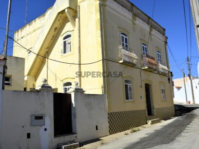 Moradia T6 em Martim Longo