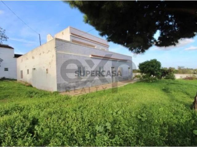 Moradia T6 em Moncarapacho