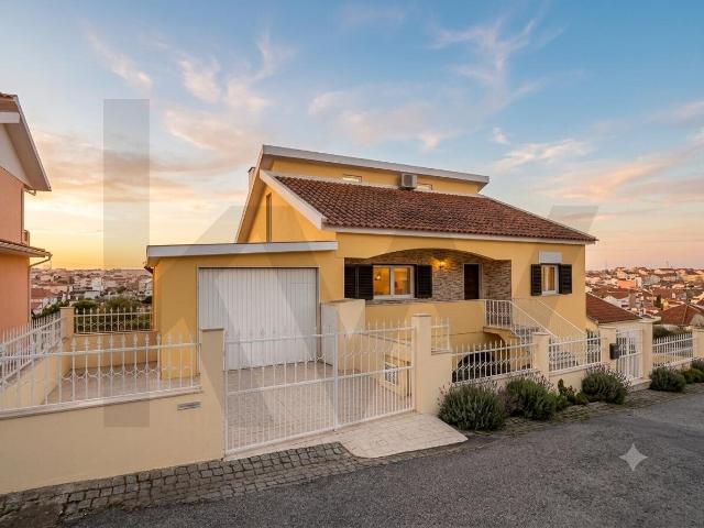 Moradia T6 em Oeiras 108m² Porto Salvo e Barcarena