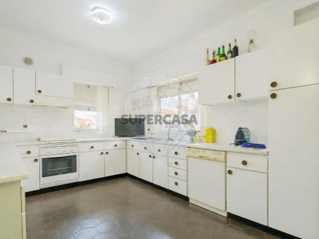 Moradia T6 em Agualva e Mira Sintra