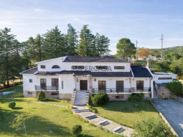 Moradia T6 em Alcanena e Vila Moreira