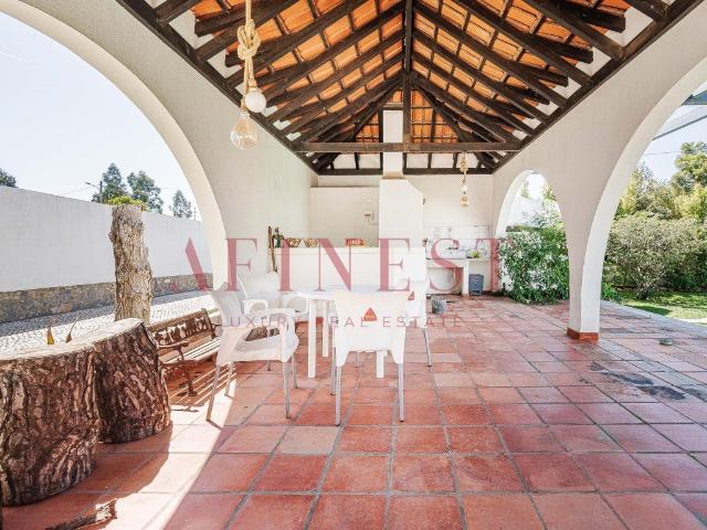 Moradia T6 Em Albarraque | Lote 2.500 m² | Junto À Quinta Da. 197m² Sintra Santa Maria E São Miguel
