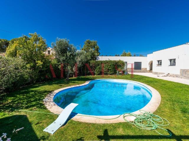 Moradia T6 Em Albarraque | Lote 2.500 m² | Junto À Quinta Da. 197m² Sintra Santa Maria E São Miguel