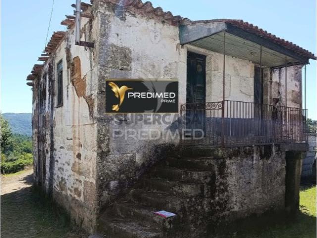 Moradia T6 em Folhadela