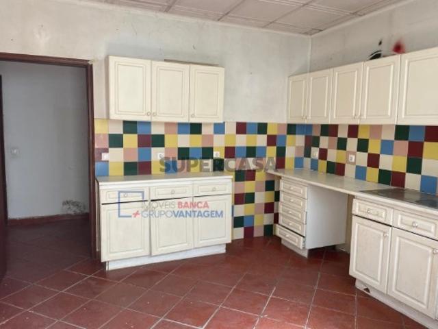 Moradia T6 em Golegã