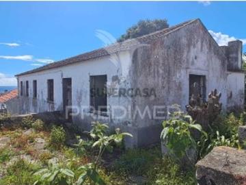Moradia T6 em São Bartolomeu de Regatos