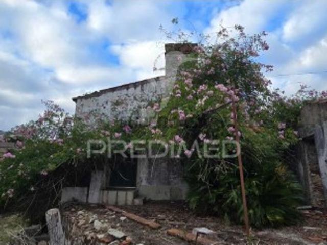 Moradia T6 em Sé e São Lourenço