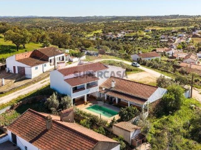 Moradia T6 em Terena São Pedro