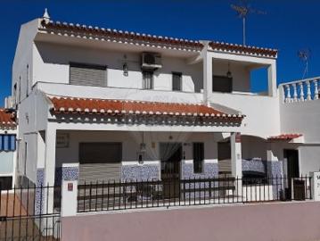 Casa à venda em Vila Real de Santo António - Cozinha equipada