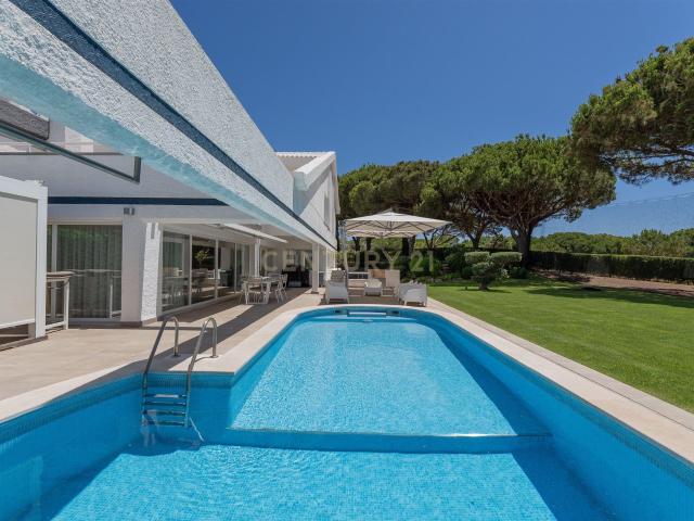 Moradia T6 Geminada Ténis Clube do Lago Vilamoura 200m² Quarteira