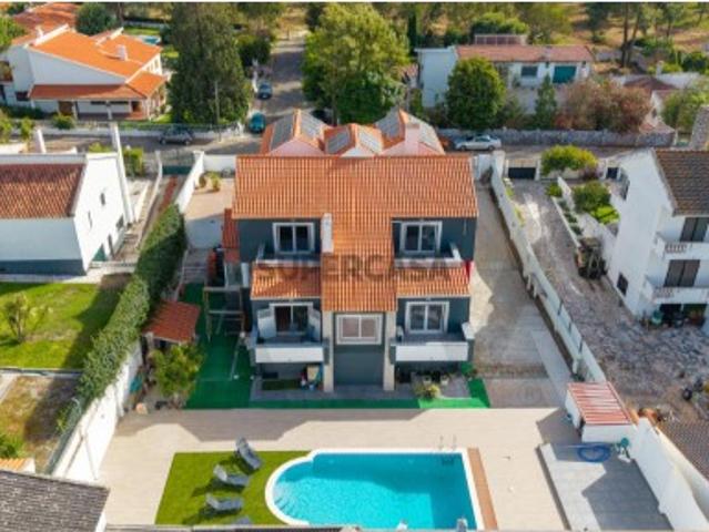 Moradia T6 Isolada com Piscina, Domótica e Painéis Solares Marisol, Charneca da Caparica