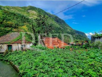 Moradia T6 para Reconstrução com Vista Mar e Laurissilva Boa. 119m² Boa Ventura