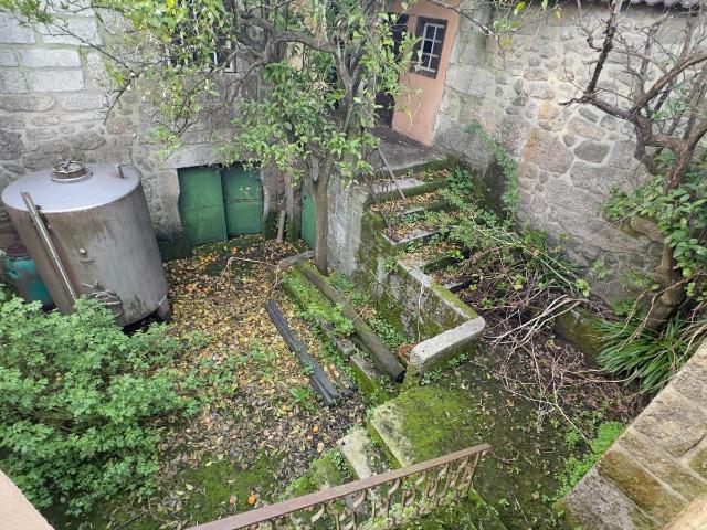 Moradia T6 para Reconstrução Oliveira de Barreiros