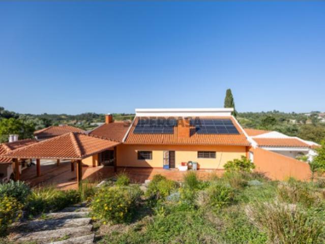 Moradia T6 para venda Azambuja