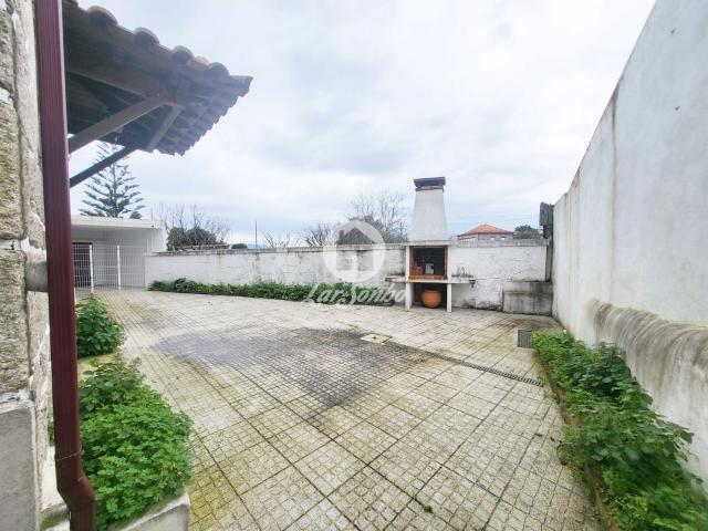 Moradia T6 Remodelada com Jardim e Churrasqueira a 15 Min de Viana do Castelo