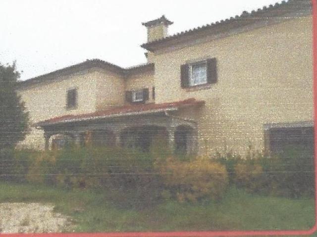 Moradia T6 tipo quinta Abragão Área 700 m2 terreno 1400m2 2000 negociável