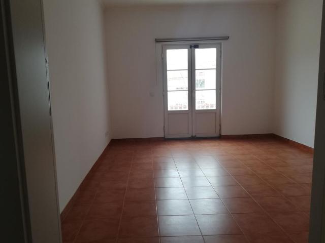 Moradia T7+2 em zona central da Parede