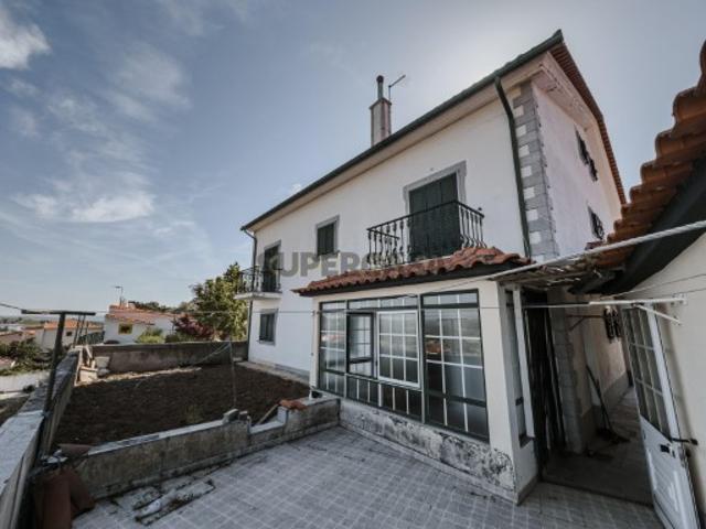 Moradia T7 no centro de Pinhel