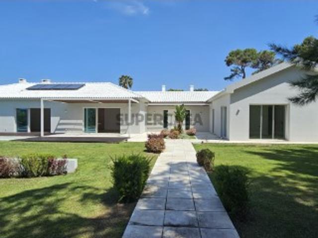 Moradia T7 nova com piscina em Birre, Cascais