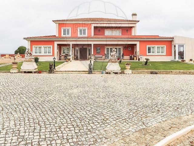 Moradia T7 à venda em A dos Cunhados e Maceira, Torres Vedras RE/MAX Portugal