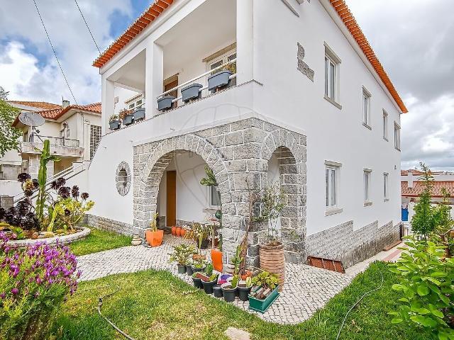 Moradia T7 à venda em Algueirão Mem Martins, Sintra RE/MAX Portugal