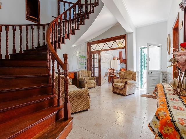 Moradia T7 à venda em Santa Clara, Ponta Delgada RE/MAX Portugal