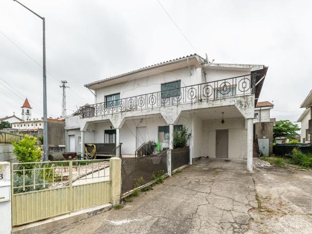 Moradia T7 à venda em Vila de Prado, Vila Verde RE/MAX Portugal