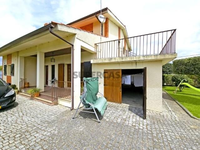 Moradia T7 c/ piscina coberta, court ténis e jardim, Meadela