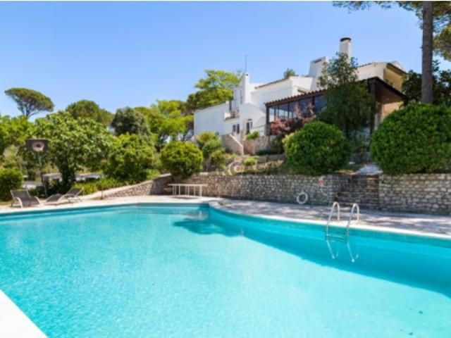 Moradia T7 com vista mar e piscina na Serra da Arrábida