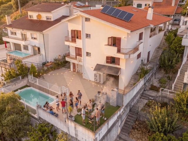Moradia T7 com piscina e Garagem em Banhos Secos, Santa Clara