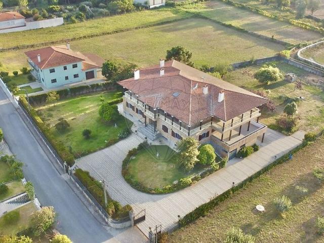 Moradia T7 de luxo à venda em Mujães, Viana do Castelo RE/MAX Portugal