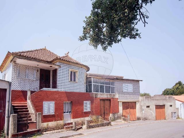 Moradia T7 em Bustos, Troviscal e Mamarrosa