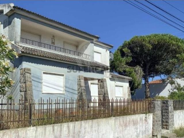 Moradia T7 em Fontanelas
