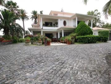 Moradia T7 em Santo António