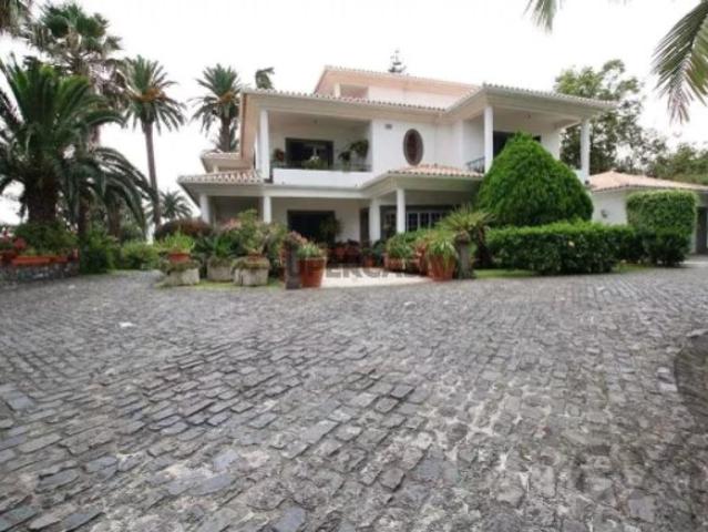 Moradia T7 em Santo António